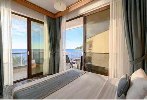 Junior Suite, Balcony, Sea View | Free WiFi