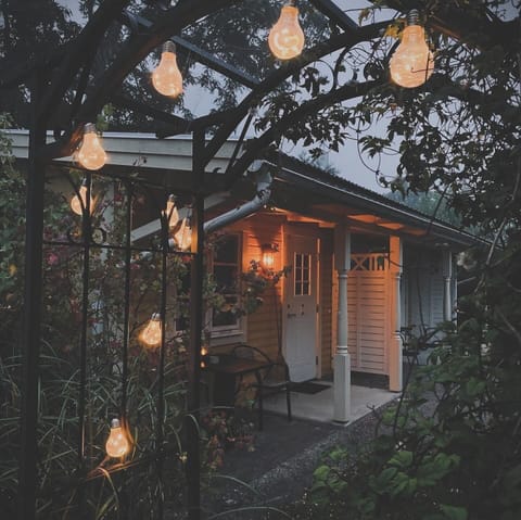 Garden Room, Breakfast Included | Free WiFi, bed sheets