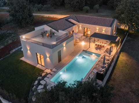 Villa | Pool | Indoor pool, outdoor pool