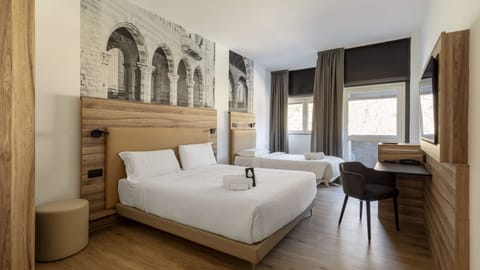 In-room safe, free WiFi