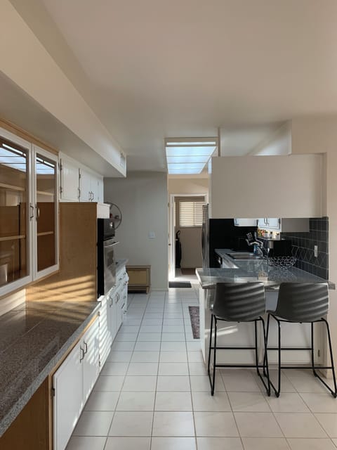 Kitchen & bar seating area