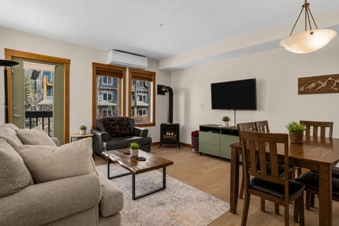 Pines and peaks living room main photo