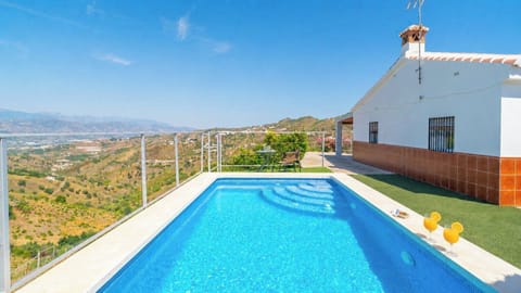Villa Pajaritos Iznate by Ruralidays