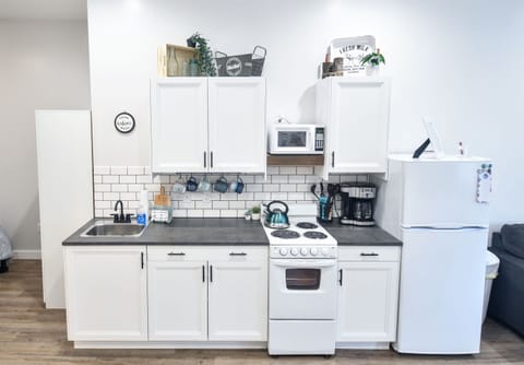 Fully Stocked kitchen