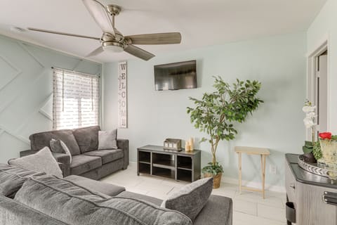 West Palm Beach Vacation Rental | 3BR | 3.5BA | 1,600 Sq Ft | 1 Step Required