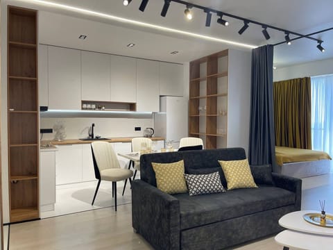 Family Studio Suite, Balcony, City View | Blackout drapes, soundproofing, iron/ironing board, WiFi (free)