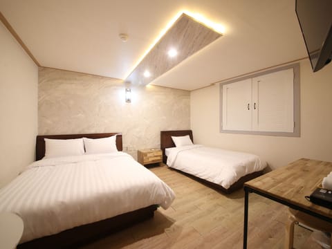 Deluxe Twin Room | Free WiFi