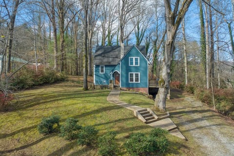 Front Exterior and Yard