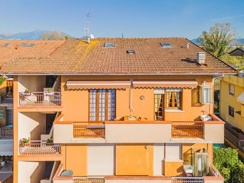 Sky, Building, Property, Window, Architecture, House, Urban Design, Neighbourhood, Wall, Material Property