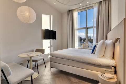 Standard Double Room | In-room safe, iron/ironing board, free WiFi