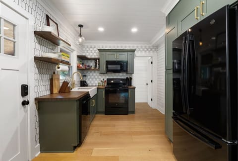 Room to cook, space to gather—this kitchen brings everyone together.