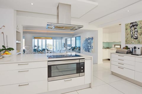 Villa | 4 bedrooms, desk, Internet