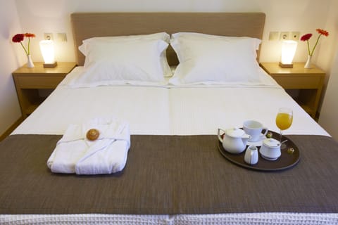 Suite, 2 Bedrooms | 2 bedrooms, Frette Italian sheets, premium bedding, pillowtop beds