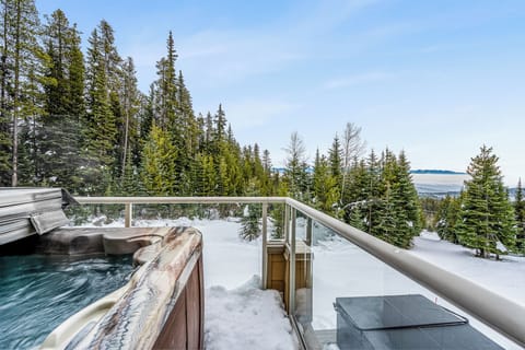 Deluxe Townhome, Mountain View | Private spa tub