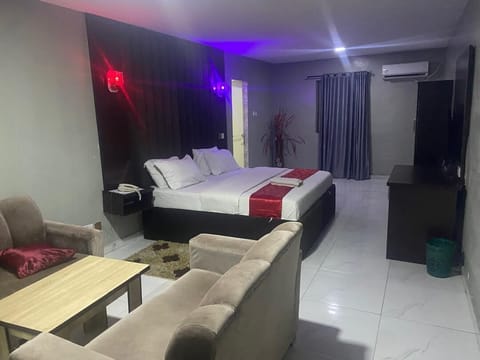 Deluxe Double Room | Desk, laptop workspace, free WiFi