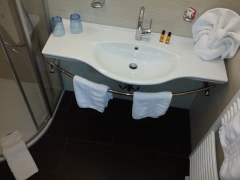 Suite, 1 Bedroom | Bathroom sink