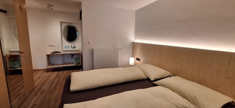 Classic Double Room | In-room safe, desk, free WiFi, bed sheets