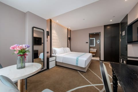 Design Double Room | Laptop workspace, blackout drapes, soundproofing, rollaway beds