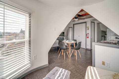 Apartment (0 Bedroom) | Interior