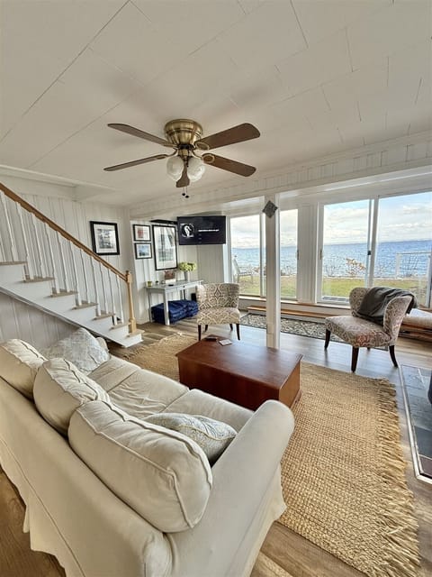 Villa, 4 Bedrooms | Living area | Smart TV