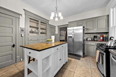 Fully equipped kitchen