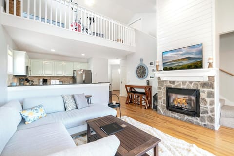 Living Room--- Cozy with Gas Logs