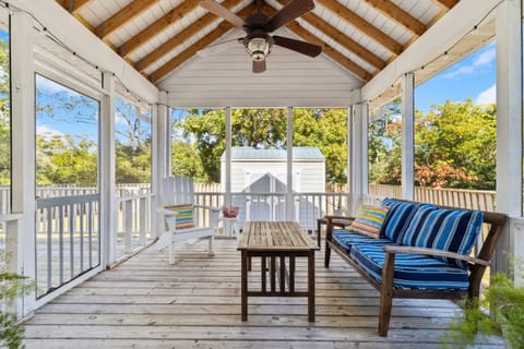 Peaceful Screened Patio