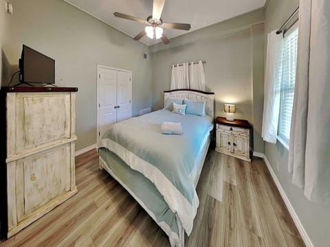 House (2 Bedrooms) | Property amenity