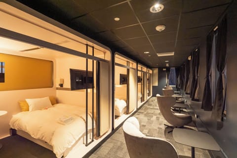 FIRST CLASS, Non Smoking | Free WiFi, bed sheets