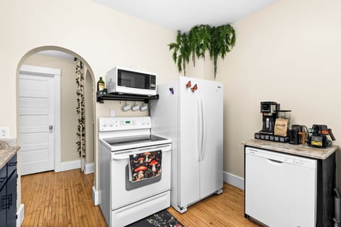 No need to wash your dishes. Let the dishwasher do the work for you!