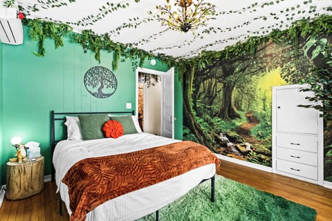 You'll love the forest atmosphere here!