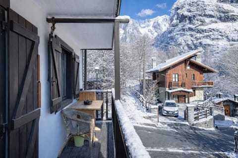 Standard Apartment, Multiple Bedrooms (Graceful Apartment In Courmayeur) | Balcony