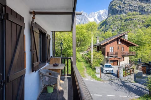 Standard Apartment, Multiple Bedrooms (Graceful Apartment In Courmayeur) | Property grounds