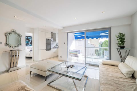 Apartment | Living area