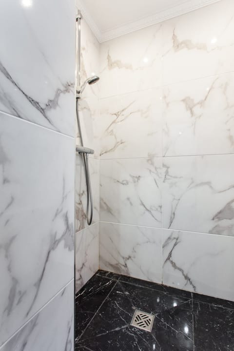 Apartment | Bathroom