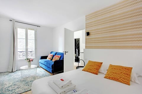 Apartment | 1 bedroom, laptop workspace, bed sheets