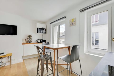 Apartment | Dining