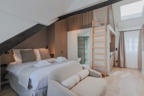 Apartment | 2 bedrooms, laptop workspace, iron/ironing board, bed sheets