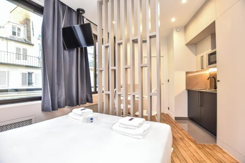 Apartment | 1 bedroom, laptop workspace, iron/ironing board