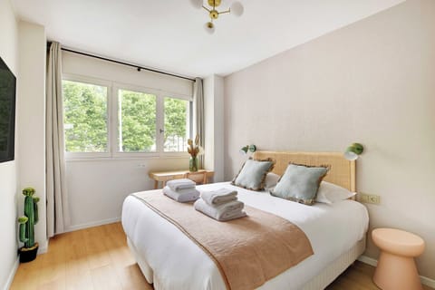 Apartment | 1 bedroom, laptop workspace, iron/ironing board, bed sheets