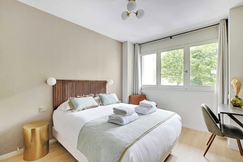 Apartment | 1 bedroom, laptop workspace, iron/ironing board, bed sheets