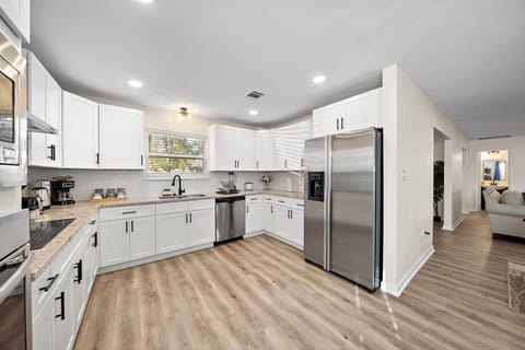 Fridge dispenses water and ice