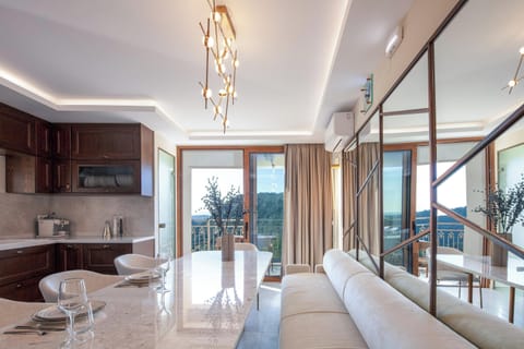 Luxury Villa, Private Pool, Mountain View | In-room dining