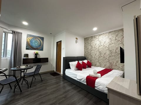 Deluxe Suite, City View | WiFi (free)