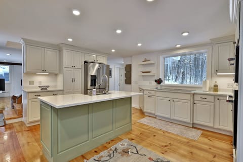 House, 4 Bedrooms | Private kitchen