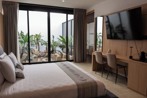 Premium bedding, Select Comfort beds, minibar, in-room safe