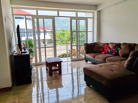 Family Apartment, 4 Bedrooms, Balcony, Mountain View | Free WiFi, bed sheets
