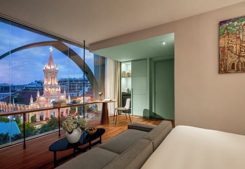 Premier Relish Room City View | Minibar, in-room safe, laptop workspace, blackout drapes