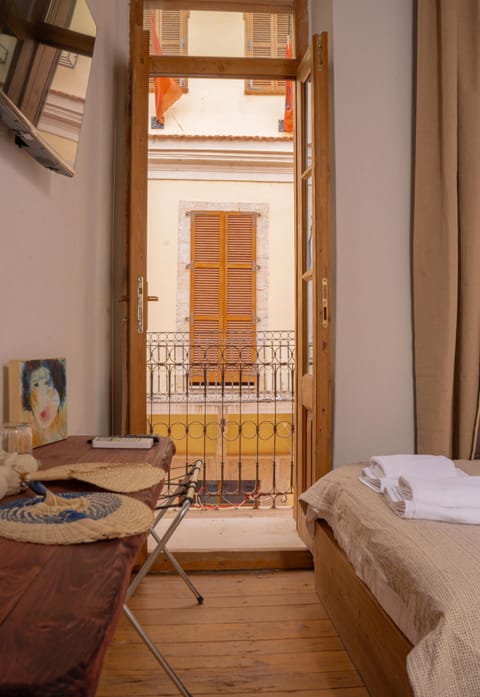 Double Room, Balcony, City View | Individually decorated, individually furnished, desk, laptop workspace