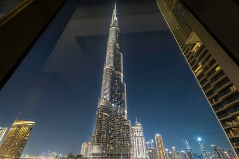 Sky-High Views: Marvel at the stunning Burj Khalifa from your stylish urban retreat!